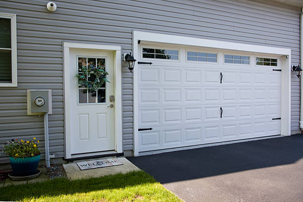 24/7 Emergency Garage Door Panel Replacement experts in Houserville, PA